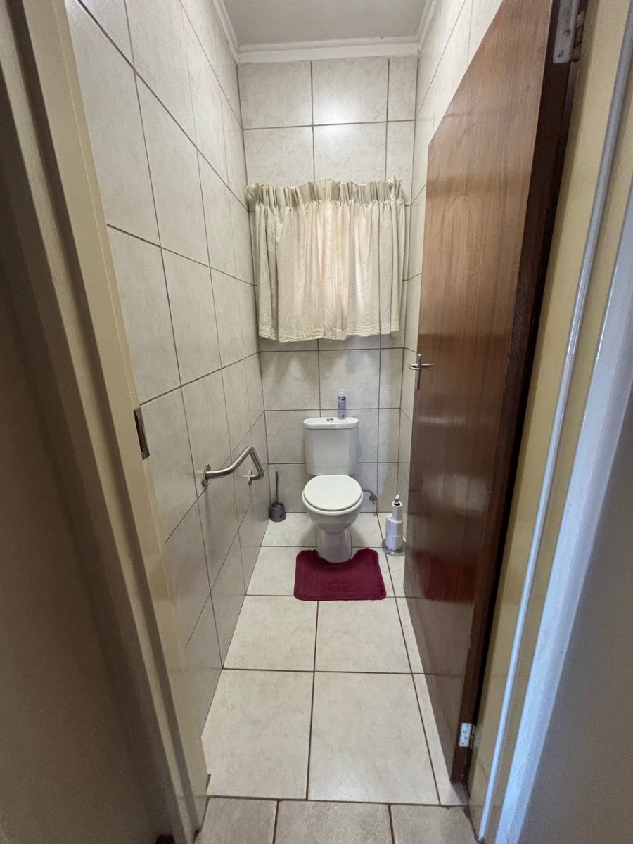 4 Bedroom Property for Sale in Postmasburg Northern Cape